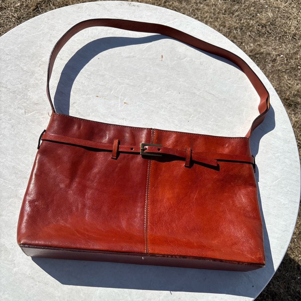 Stylish Brown Leather Shoulder Bag with Glossy Finish